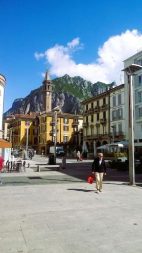 Ampio monolocale vicino al lungolago di Lecco Lecco